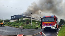 Wohnhaus im Ortsteil Tann in Brand geraten - Großeinsatz der Feuerwehren
