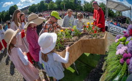 Bonifatiusfest lockt tausende Besucher auf den Domplatz