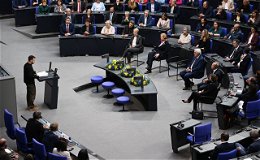 Selenskyj im Bundestag: Putin muss den Krieg verlieren