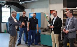 Manfred Görig weiht neues Werkstattgebäude der Vogelsbergschule ein