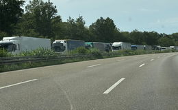 Vollsperrung auf der A7 nach Unfall inzwischen aufgehoben