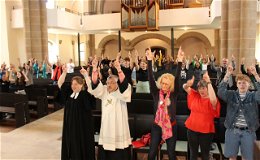 Erster Gottesdienst zum CSD: "Vielfalt achten, beschützen und feiern"