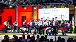 Schlitzerländer Trachtengruppe nimmt an internationalem Folklorefestival teil