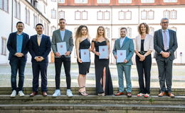 Geschafft! 103 Steueranwärter feiern erfolgreichen Abschluss ihrer Ausbildung