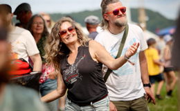 Tag eins auf dem Hippie Festival: Liebe, Frieden, Freiheit