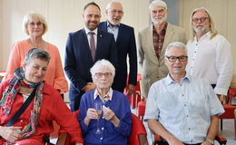 Anna Margaretha Götz wird 100 - Feier mit der Familie im Kreis-Altenzentrum