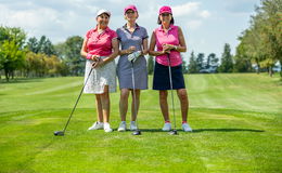 Golf spielen für mehr Brustkrebs-Früherkennung: "Pink Ribbon"-Damentag