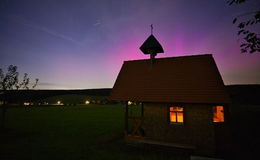 Welch ein schöner Anblick am Abend: Polarlichter im Himmel