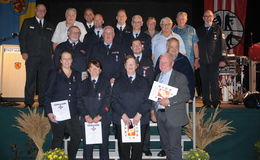 Ehrennadel in Gold der Deutschen Jugendfeuerwehr für Wolfgang Repp