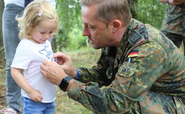 Soldat Michael Kamolz: statt Schießen und Kämpfen nun Kümmern und Beraten