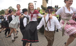 Kirmes in Zell mit dem Ploatzpaar Tom Günter und Ava Ligau