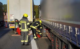 Auf der A7: Zwei Lkw zwischen Hattenbacher Dreieck und Kirchheim kollidiert