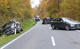 67-Jährige überschlägt sich mit Smart auf der Landesstraße