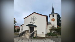 Fassade der St. Laurentius-Kirche Sieblos erfolgreich saniert