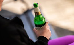 Wieder mehr junge Erwachsene im Alkoholrausch