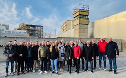 CDU-Kreistagsfraktion Fulda mit MdB Michael Brand an der Berliner Mauer