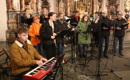 Motto "Zwischen-MENSCHlich" - Hoch oben Gottesdienst auf dem Frauenberg