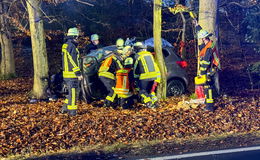 Nach schwerem Unfall im Gieseler Forst: 79-jähriger Beifahrer verstorben