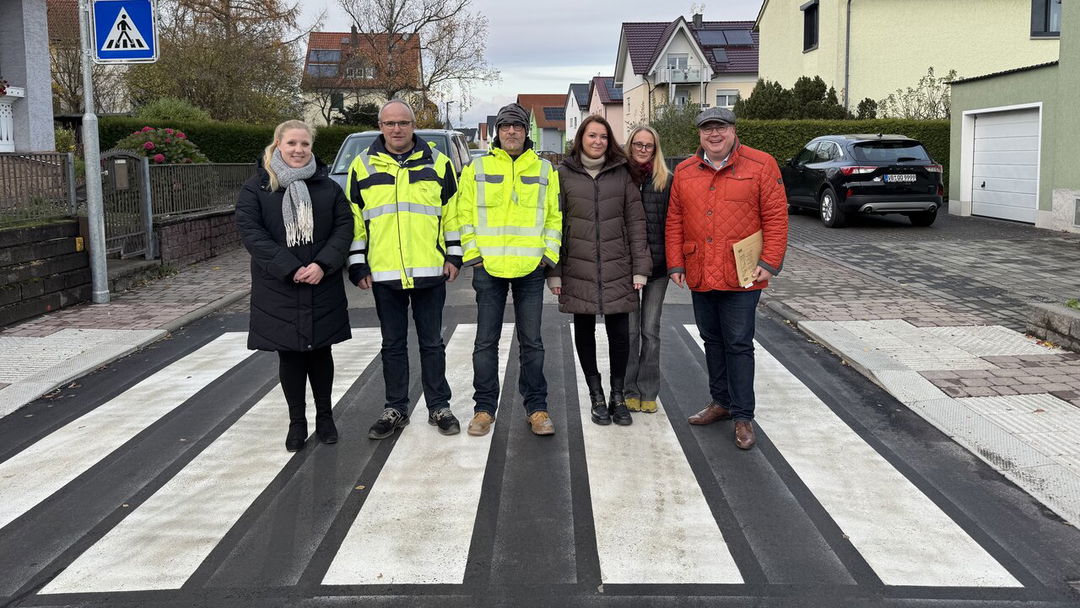 Verkehrsfreigabe-des-Fu-g-nger-berweges-Wallgasse-Ecke-Walkm-hlenweg-