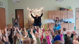 Bürgermeister zum Vorlesetag im Kindergarten