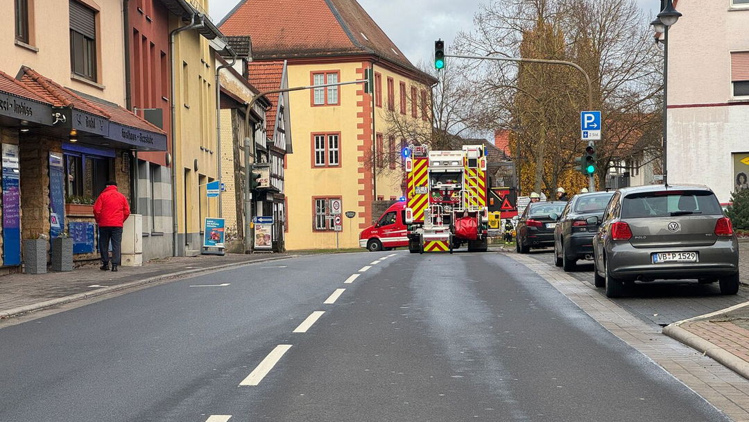 Kohlens-ureflasche-von-Zapfanlage-l-st-Gasalarm-aus