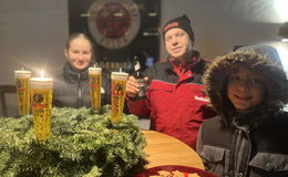 Festlicher Lichterglanz mit Bierglas-Kerzen aus der Hochstift-Brauerei Fulda