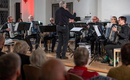 Hitverdächtig und klassisch: Akkordeon-Leidenschaft auf höchstem Niveau