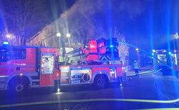 Gebäude in Vollbrand: Feuerwehr zum Glück rechtzeitig vor Ort