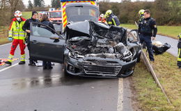 Frontalcrash zwischen Niesig und Lehnerz: 26-Jährige schwer verletzt