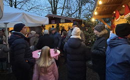 Altenburger Weihnachtsmarkt lockte viele Menschen auf den Schlossberg