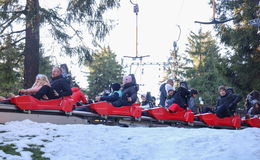 Großer Andrang: Schneepracht zieht Wintersportfreunde auf die Wasserkuppe