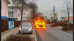 Familie will in den Zirkus, dann geht der VW-Bus in Flammen auf