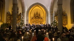 Weihnachtliches Lichterkonzert zog zahlreiche Menschen an