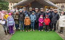 Besatzung des Minenjagdboots "Fulda" veranstaltet Glühweinverkauf