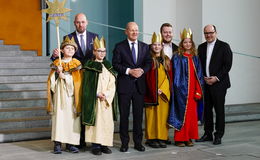 Sternsinger aus dem Bistum Fulda beim Bundeskanzler