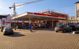 Modern, neu und offen: Esso-Tankstelle in der Magdeburger Straße eröffnet!