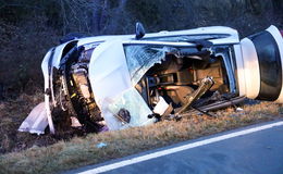 Schwerer Crash auf der L3072: Pkw und Lkw kollidieren frontal miteinander