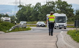 Ohne Führerschein und 2,1 Tonnen zu schwer unterwegs