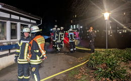 Feuerwehr verhindert Vollbrand: Flammen in einem Pavillon im Kurpark