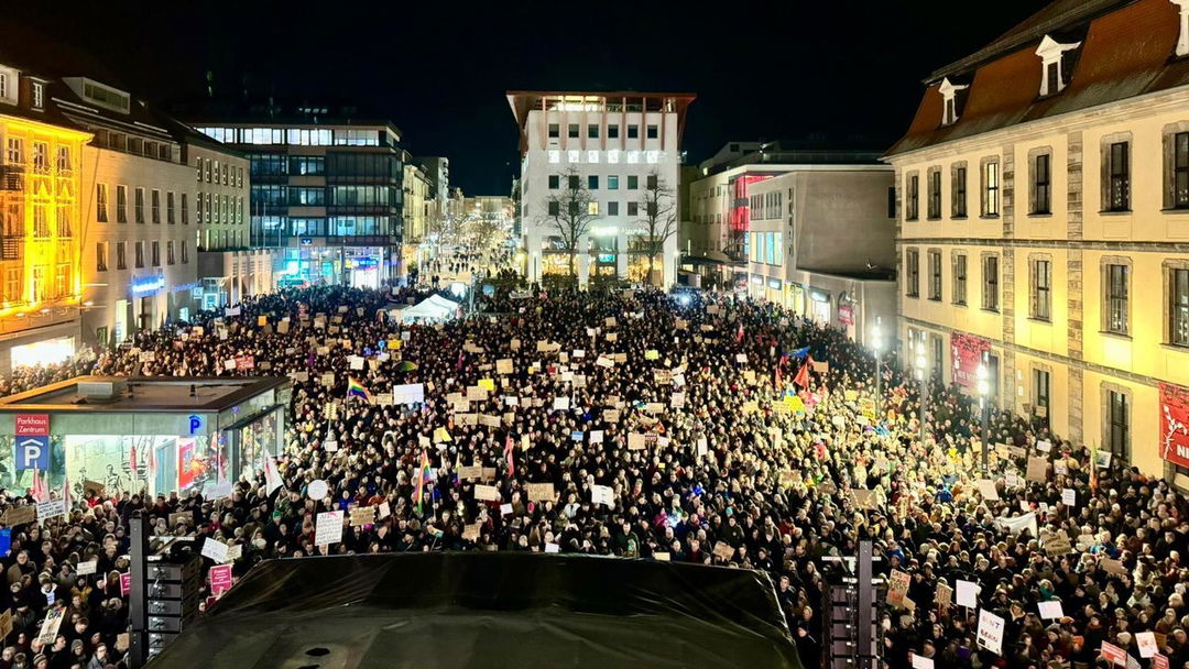 IHK-will-nicht-an-der-Demo-Unsere-Kreuze-haben-keine-Haken-teilnehmen