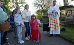 Gottesdienst mit 150 Besuchern am Flurkreuz in Großentaft