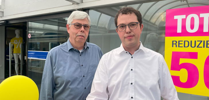 Jürgen und Daniel Vitt sind nicht gerade begeistert, dass sie den Standort an der Löbergasse schließen müssen
