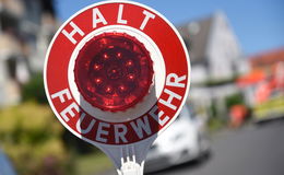Unter Radlader eingeklemmt: 54-Jähriger erleidet gravierende Verletzungen