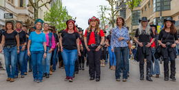 Ein Hauch Wilder Westen: Linedance-Flashmob in der Bahnhofstraße