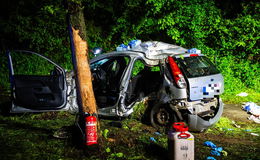 Zwei junge Menschen sterben bei schrecklichem Crash