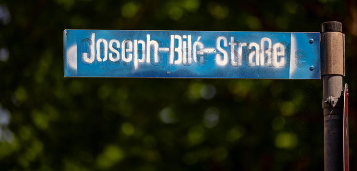 Aus der Graf-Spee-Straße bei der Kreisverwaltung in Fulda wurde die Joseph-Bilé-Straße