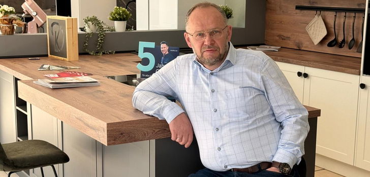 Andreas Derksen hat mit "Küchen-Derksen" eine neue Heimat für seine Leidenschaft gefunden.