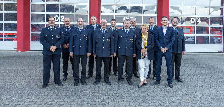 Im Bild von links Christian Kötzner, Ludwig Kötzner, Andreas Kötzner, Dirk Haydu, Martin Hohmann, Andreas Kreß, Günther Übelacker, Marco Brust, Brigitte Meyerdierks, Markus Ullrich, Jan Marberg, Michael Krug