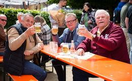 Schmuck, Holzdeko und Kulinarik: Beim Lüdertalmarkt wurde jeder fündig