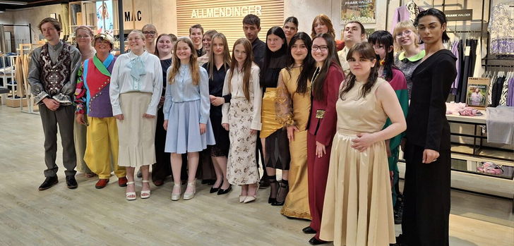 Eine eigene Modenschau mit eigenen Kreationen - genau das veranstalteten die Maßschneider der Max-Eyth-Schule Alsfeld bei der Ladies-Night im Modehaus Allmendinger.